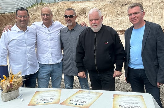 מימין לשמאל: אלכס גדלקין, רונן פלוט, איתן אזולאי, אריאל בבלי ודדי אזולאי, צילום: קבוצת בראל